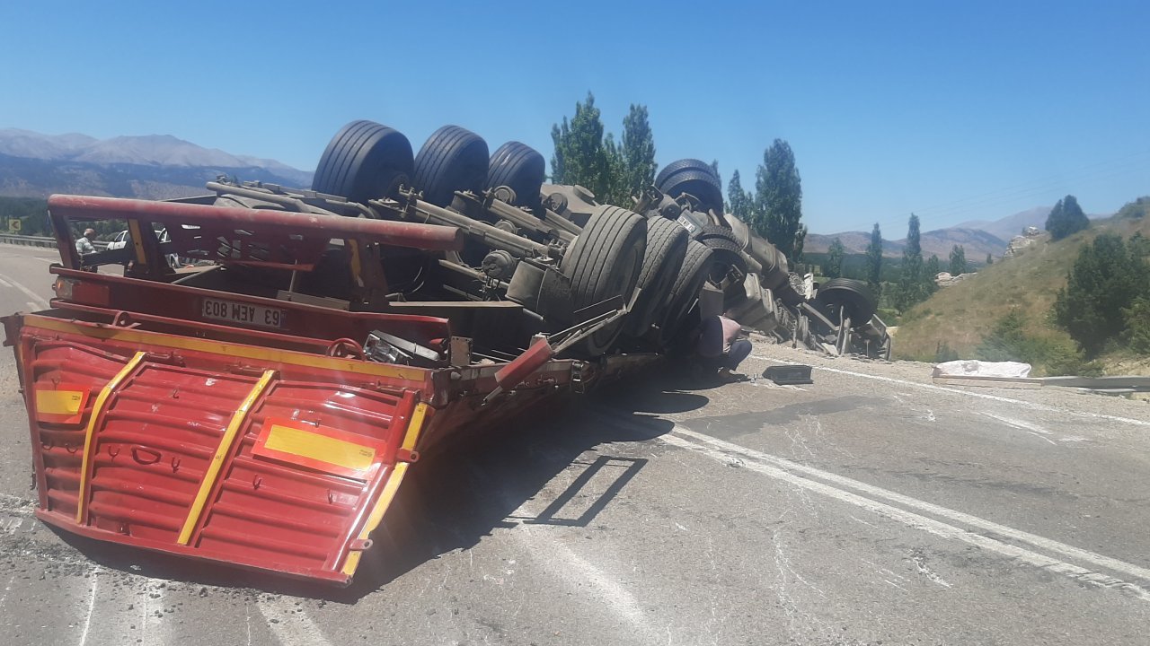 Kahramanmaraş'ta meydana gelen kazada yol 2 saat kapandı