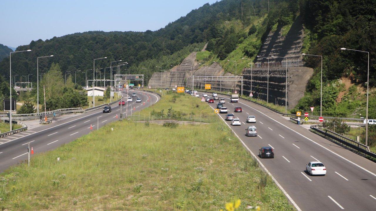 Ankara-İstanbul yolu trafiğe kapandı