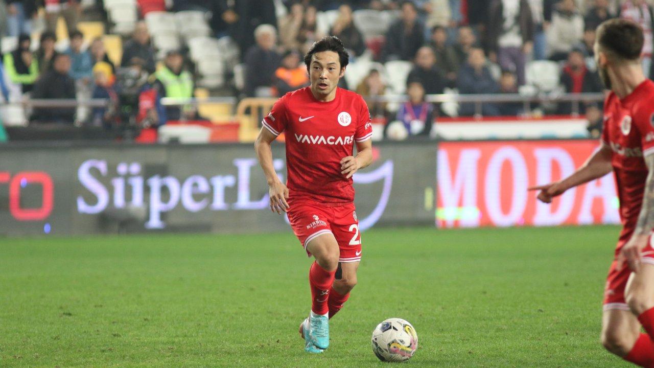 Shoya Nakajima 760 bin Euro alacağından vazgeçerek ayrıldı