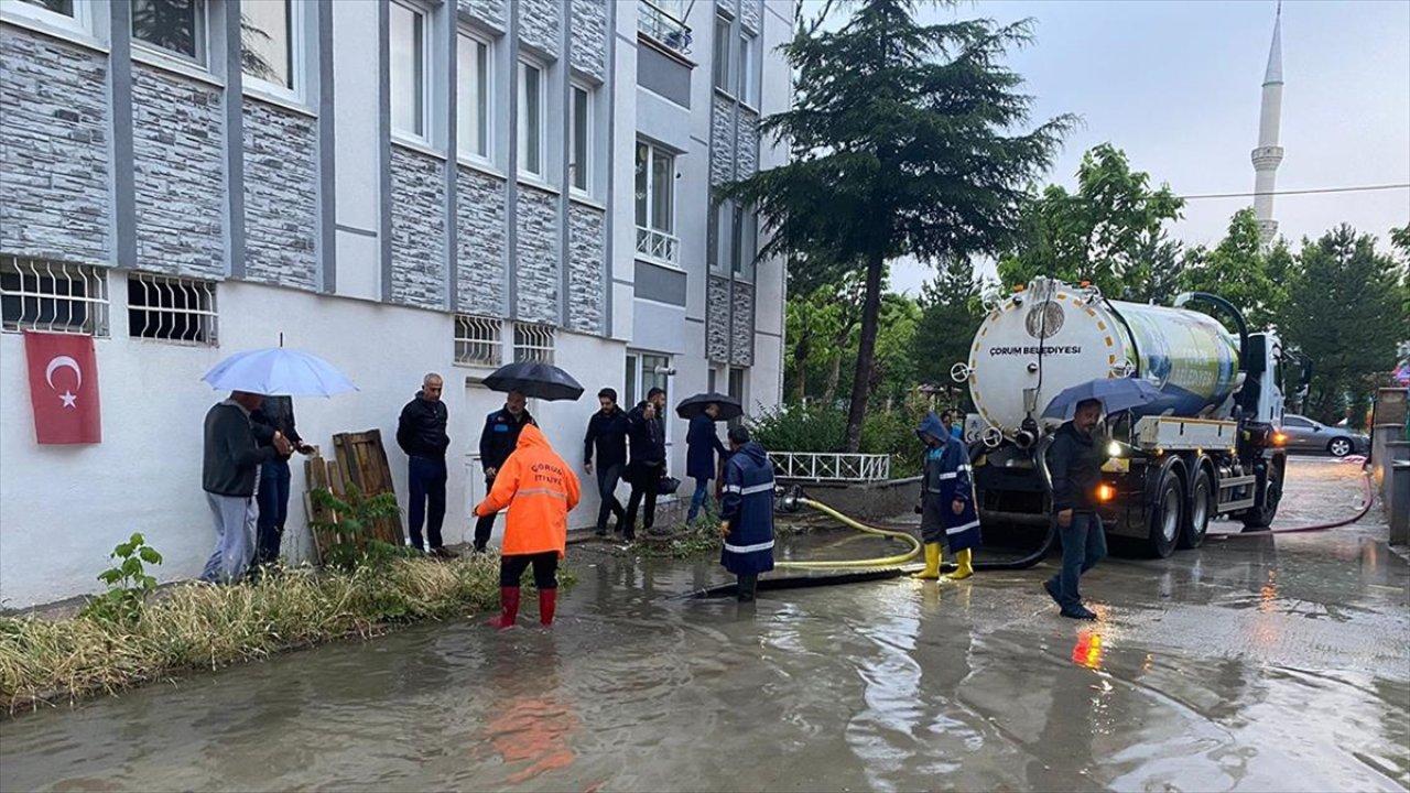 Bu kenti de sağanak vurdu: 39 ev ve iş yerini su bastı