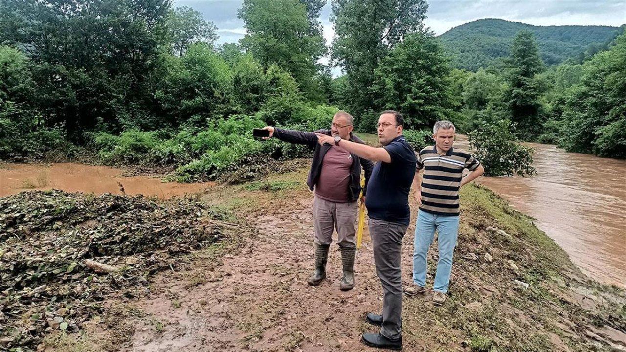 Kastamonu'da sağanak su taşkını oluşturdu