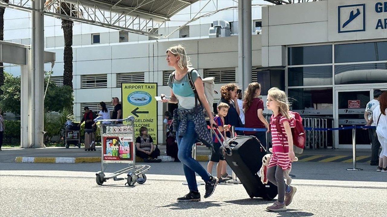 Antalya Havalimanı'nda yolcu rekoru