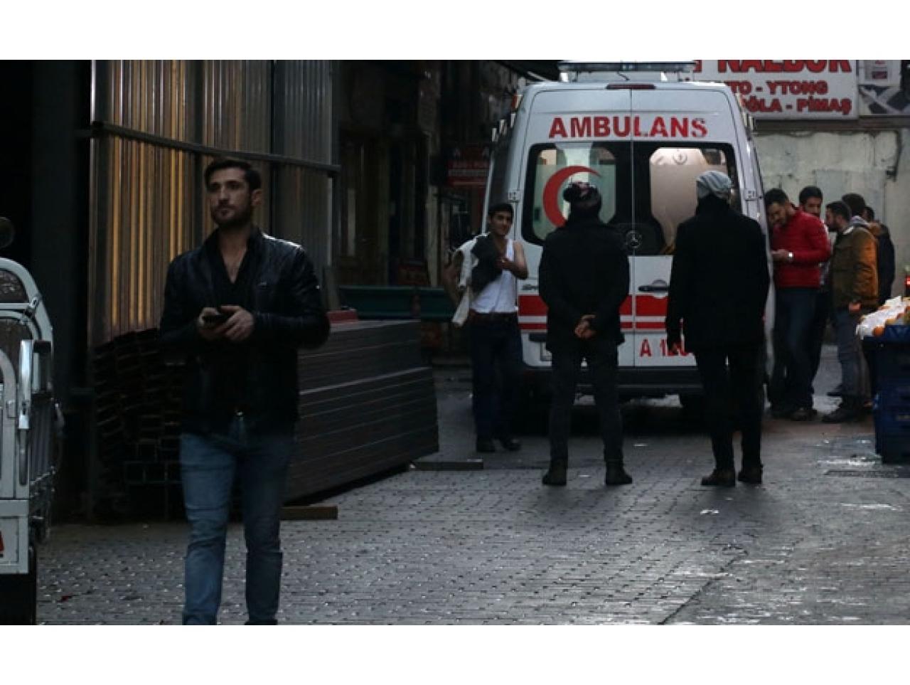 İstiklal Caddesi'nde kavga: 3 yaralı var