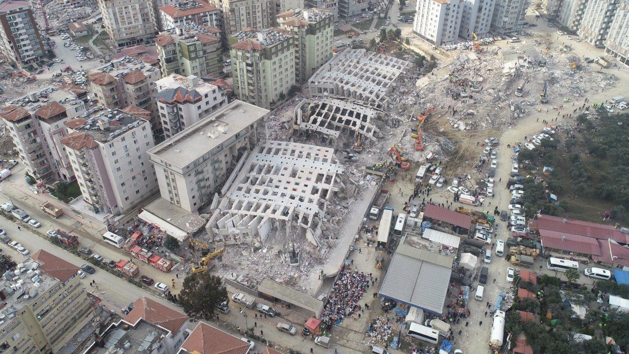 Kızı ve torunu Rönesans Rezidans'ta enkaz altında kaldı: 6 aydır haber alamıyor