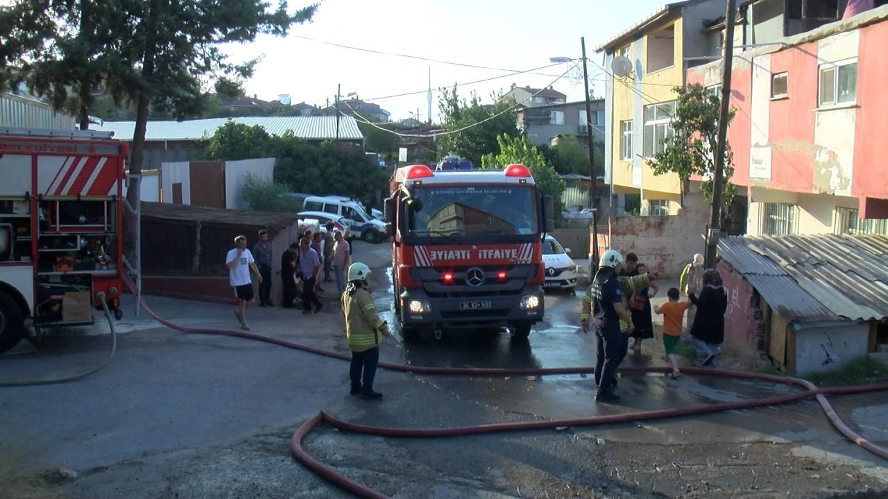 4 katlı iş yerinde yangın