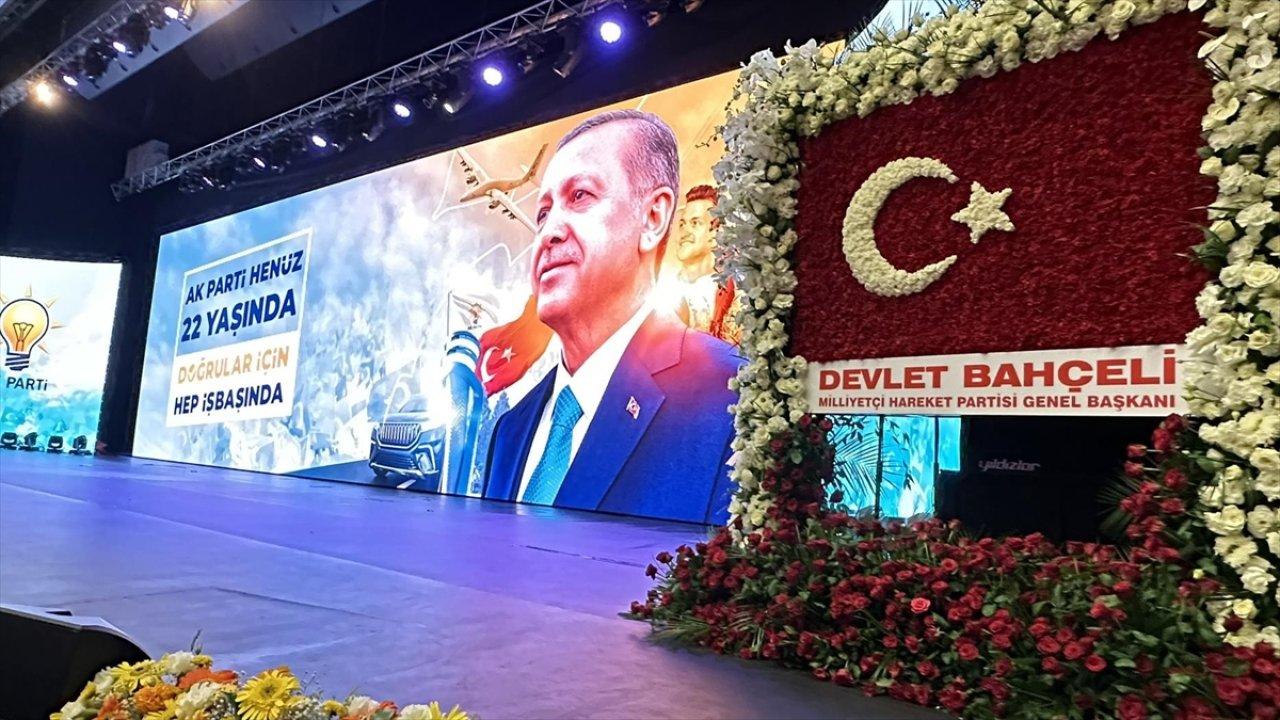 Bahçeli’den AK Parti'nin kuruluş yıl dönümü için özel çiçek aranjmanı