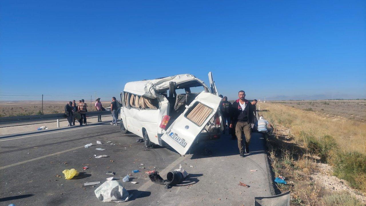 Lastiği patlayan yolcu minibüsü devrildi: 1 ölü, 11 yaralı