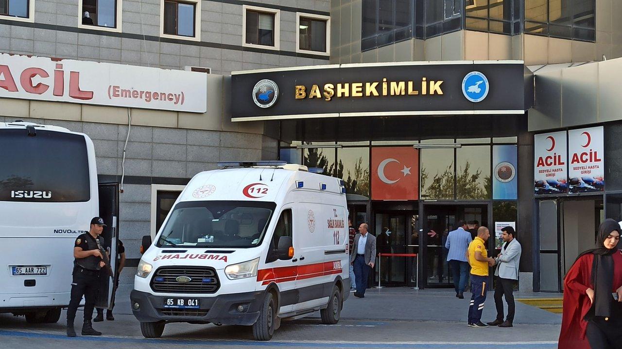 Hasta yakınları tarafından darbedilen asistan doktor yoğun bakımda: 'Hekime şiddet asla bağışlanamaz'