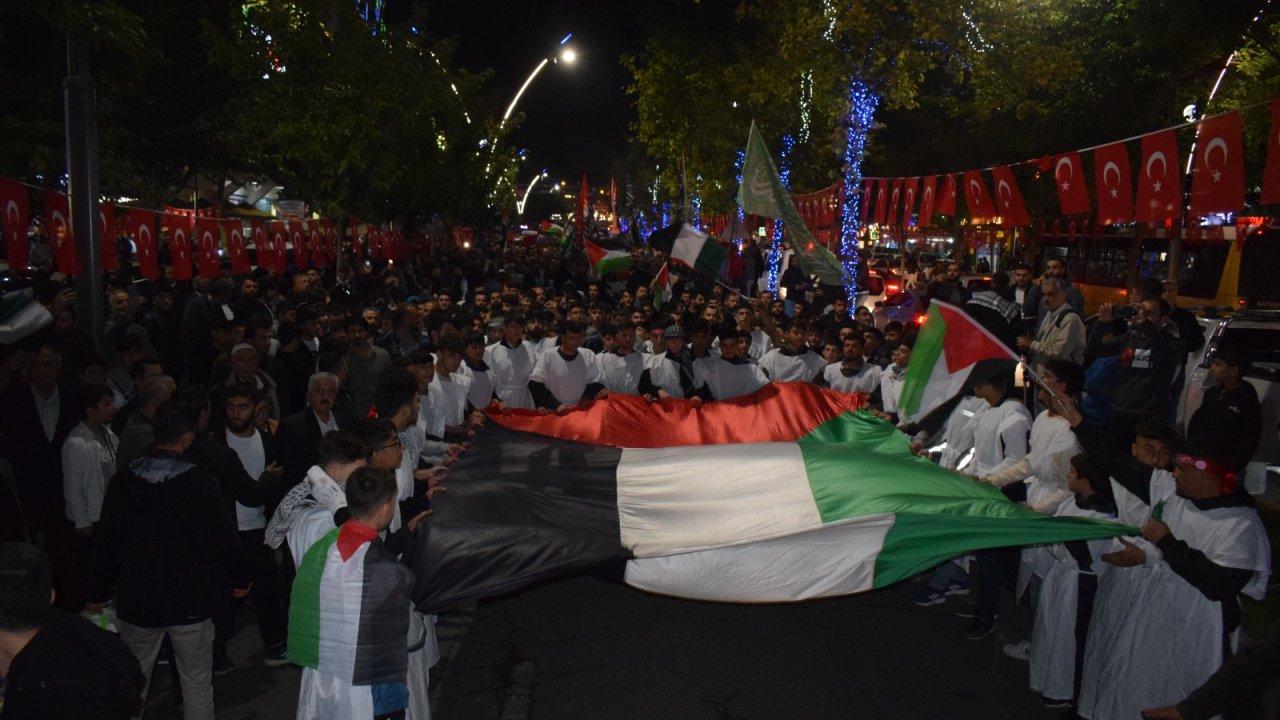 İsrail'in Gazze'ye yönelik saldırısı protesto edildi!