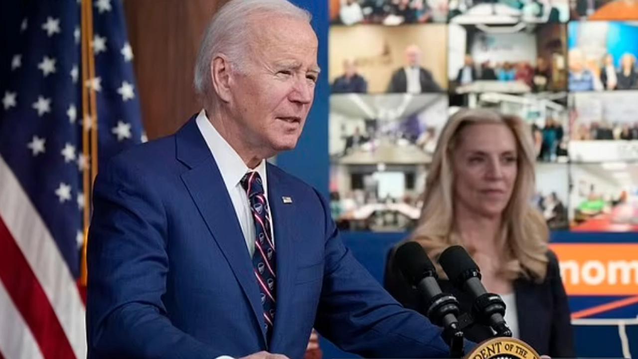 Biden konuşmasını aniden yarıda kesti: 'Durum odasına gitmem gerekiyor'