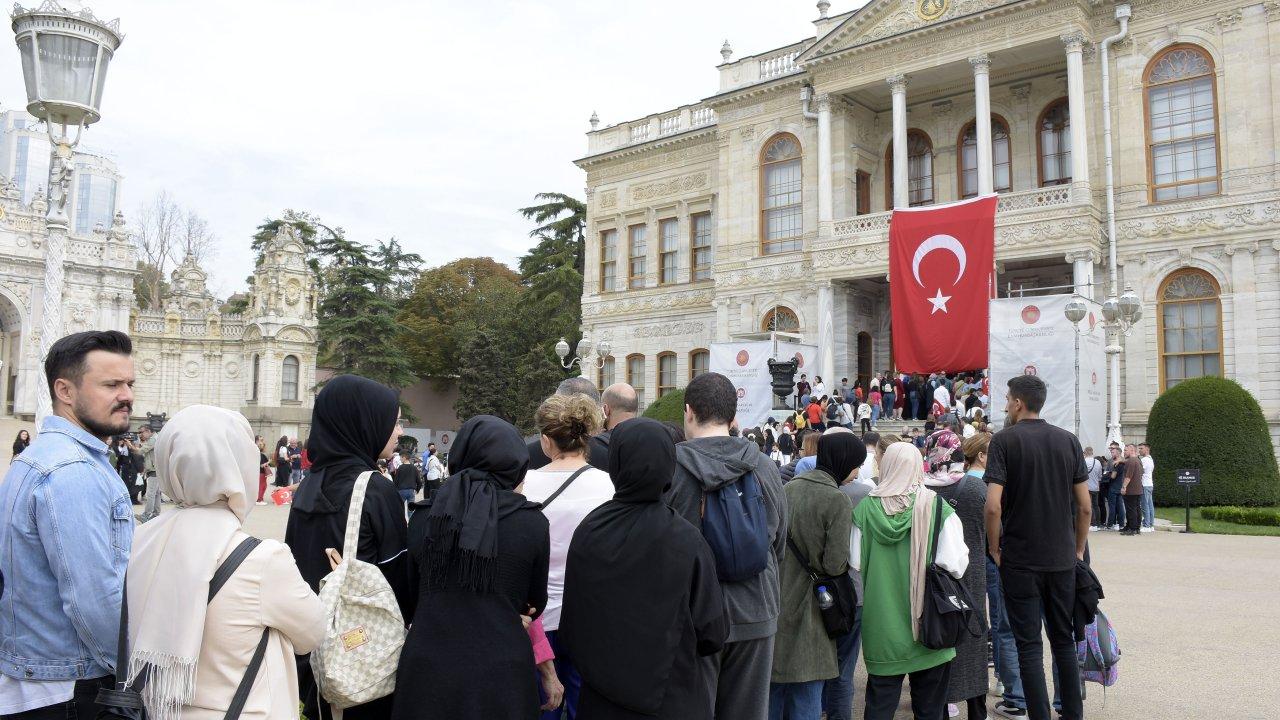 Dolmabahçe Sarayı’na ziyaretçi akını