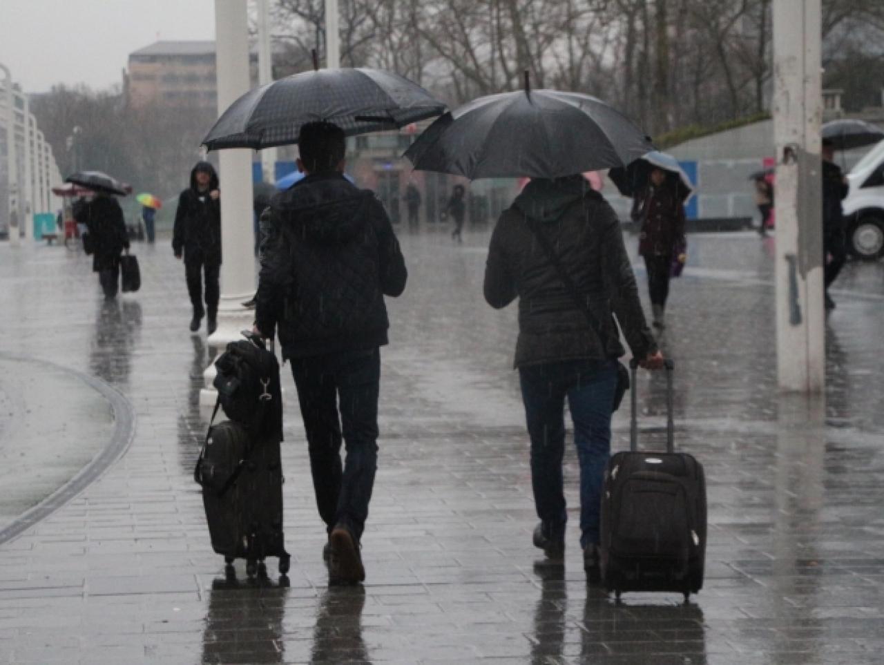 İstanbul'da sağanak yağış uyarısı! Hava kaç derece olacak