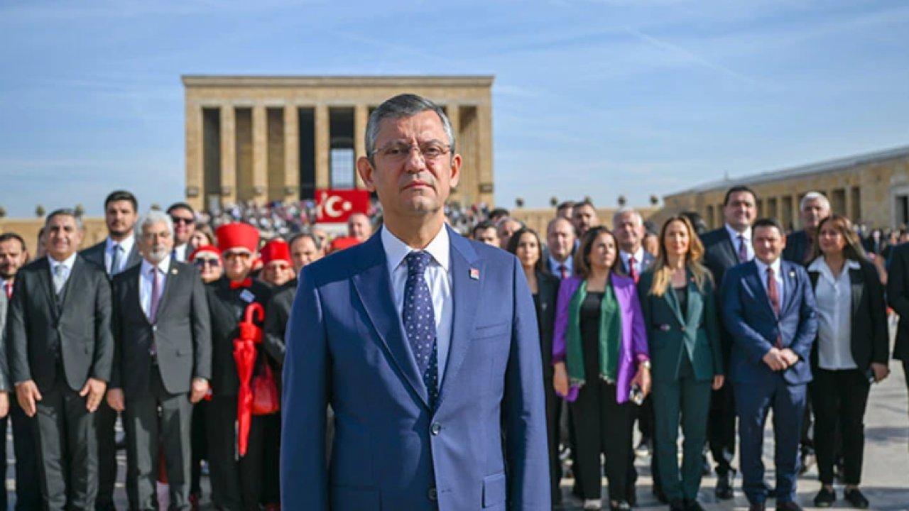 Özgür Özel’in Anıtkabir ziyaretinde çelenk krizi