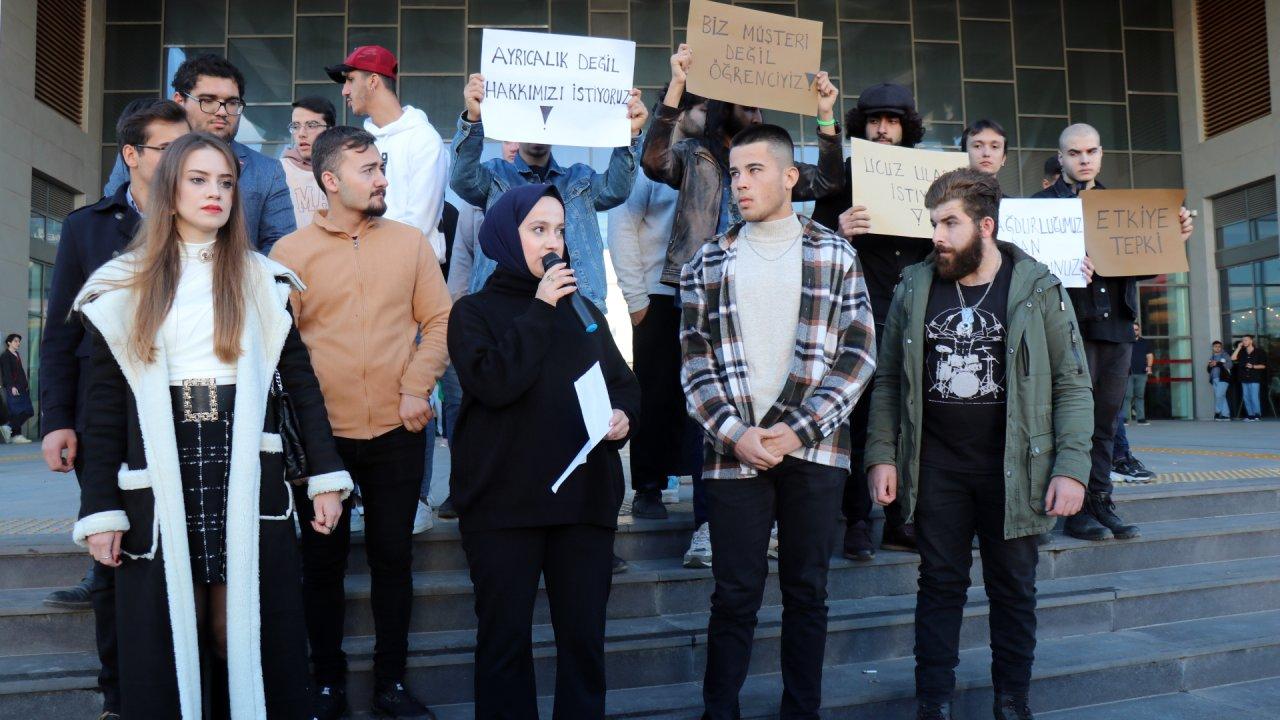 Üniversite öğrencilerinde toplu ulaşım ücretlerine protesto