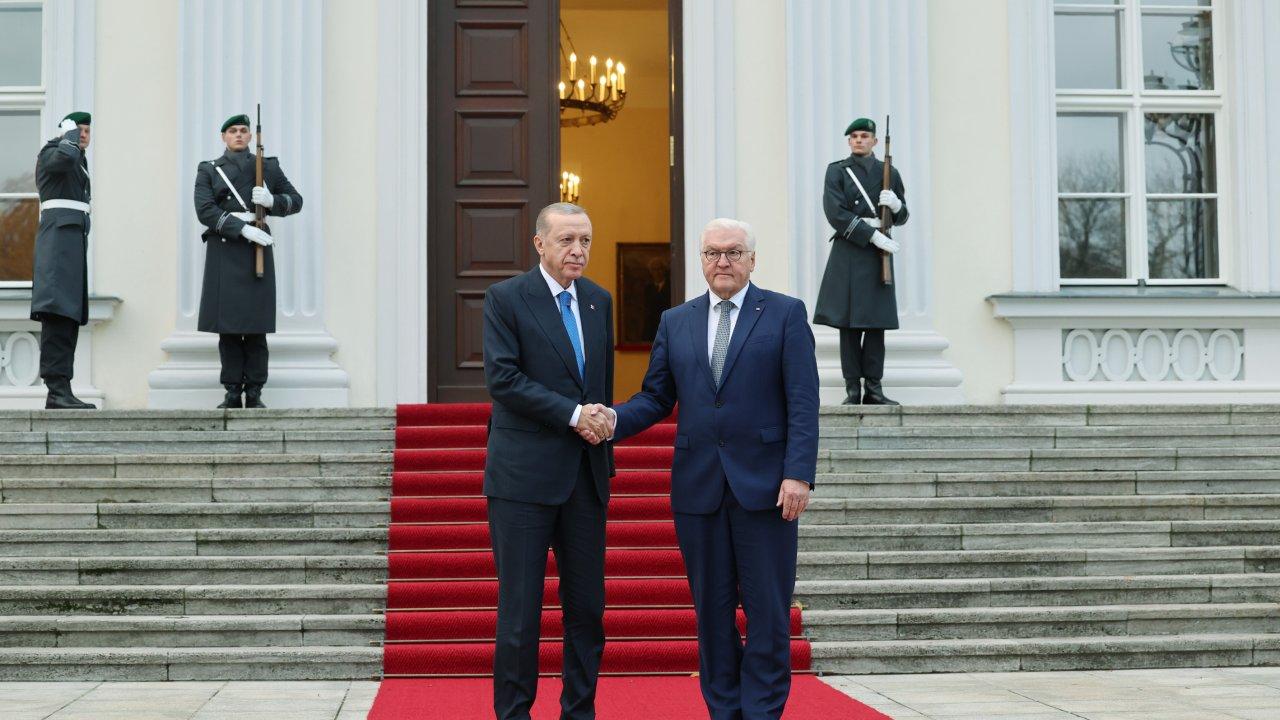 Berlin'den gergin görüşme: Erdoğan, Almanya Cumhurbaşkanı Steinmeier ile bir araya geldi