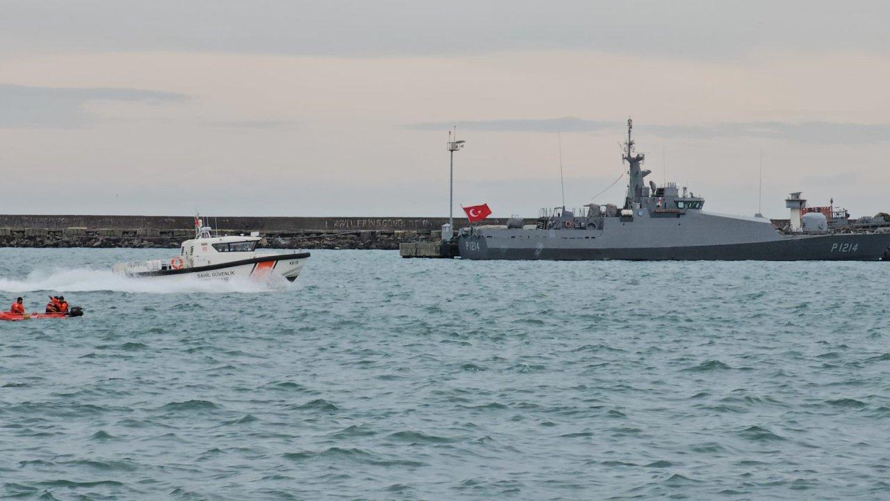 Kayıp mürettebatı arama çalışmalarına 'olumsuz hava' engeli