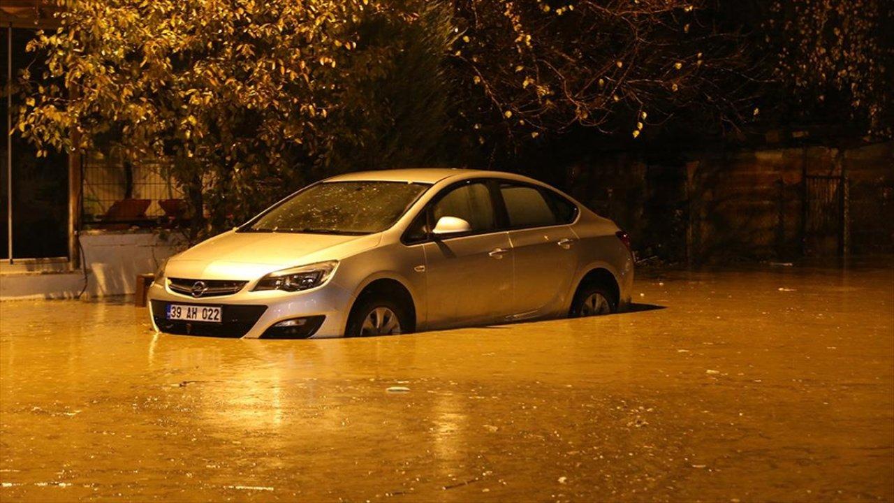 Kırklareli'nde sağanak yağış etkisini sürdürüyor