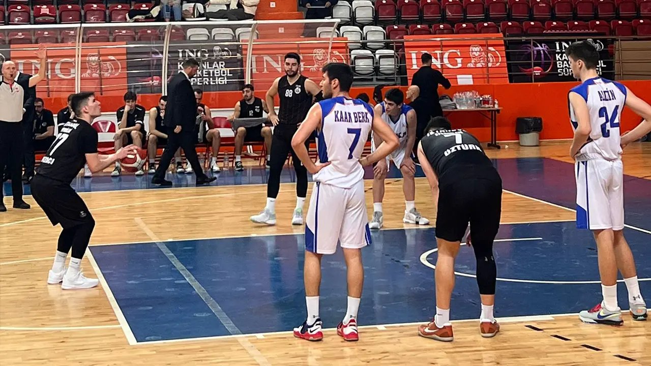 İstanbul Efendileri rakibini farka boğdu: 82-58