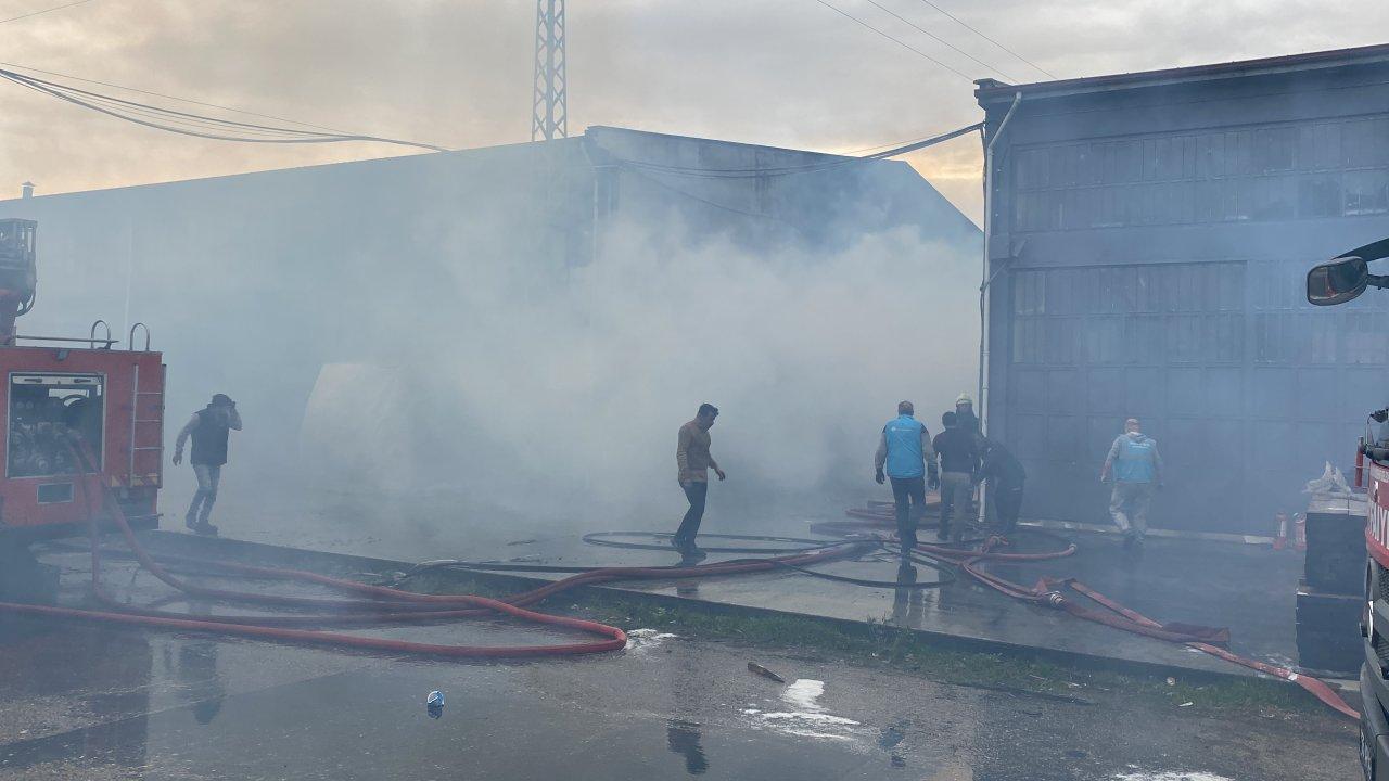 Lastik kaplama dükkanında korkutan yangın