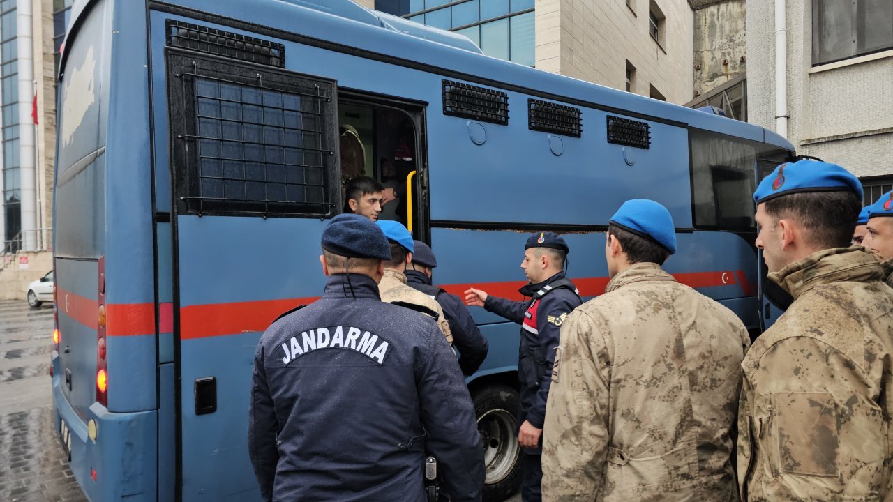 32 sanıklı uyuşturucu örgütü davasında 4 tahliye