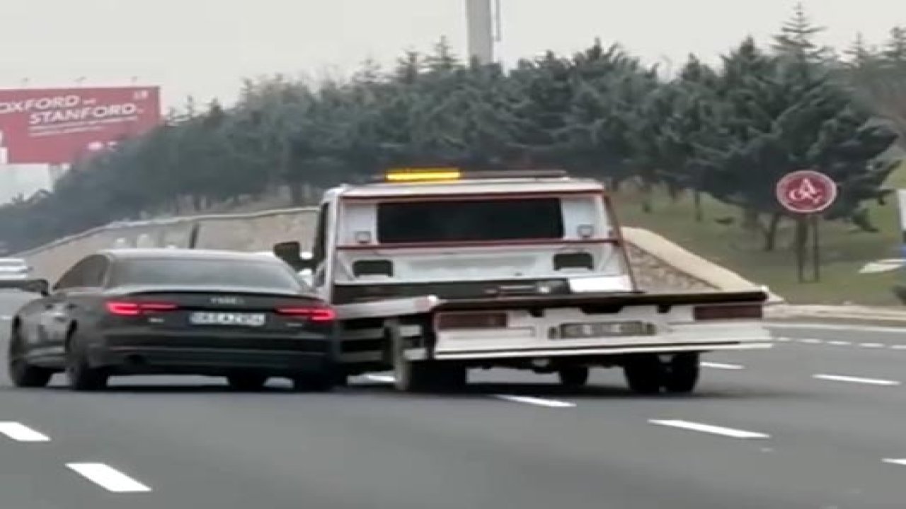 Trafikte sürücülerin tehlikeli inatlaşması: O anlar böyle görüntülendi