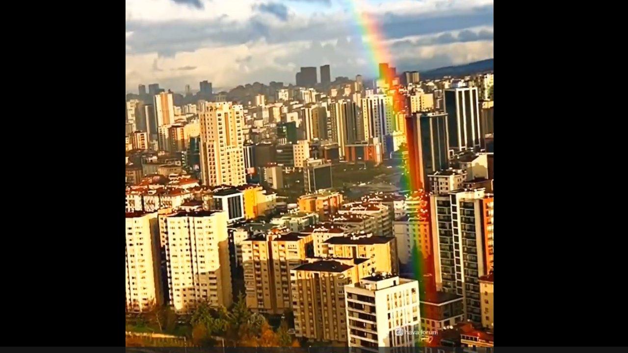 İstanbul’da oluşan dev gökkuşağı büyüledi!