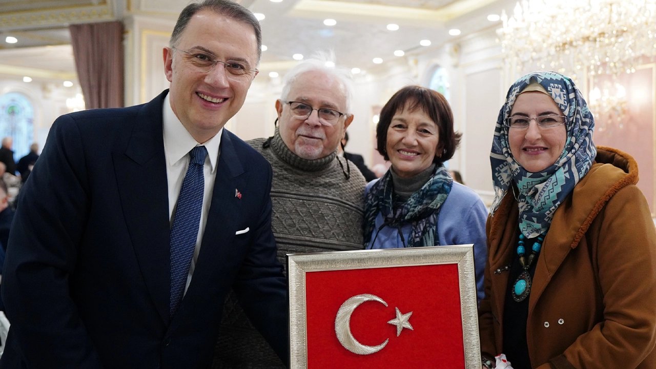 Mehmet Murat Çalık: Komşularımızın güveni önce gelir