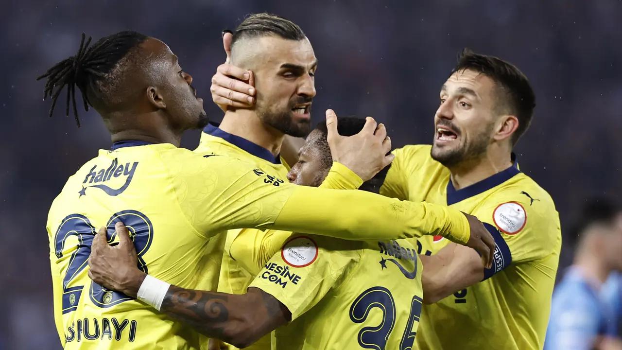 Deplasmanın kralı Fenerbahçe