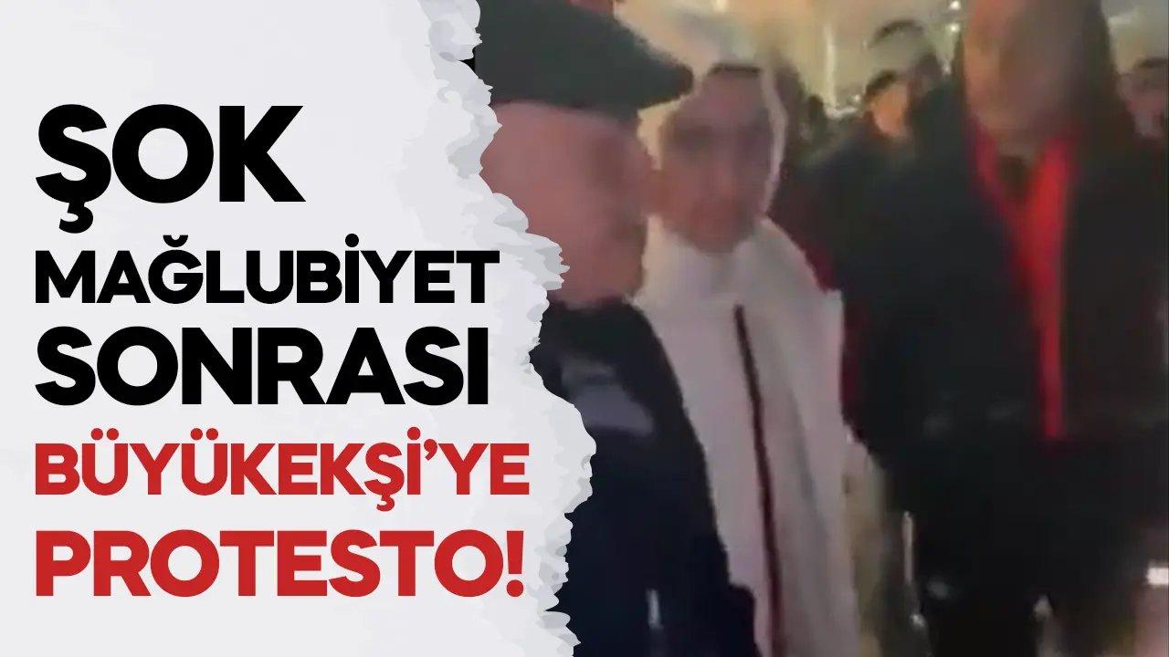 Taraftarlardan Büyükekşi’ye sert protesto