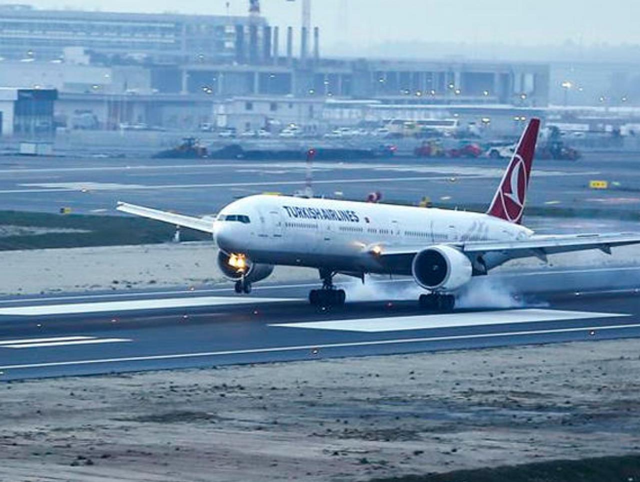 Türk Hava Yolları'nın uçakları yeni havaalanına indi