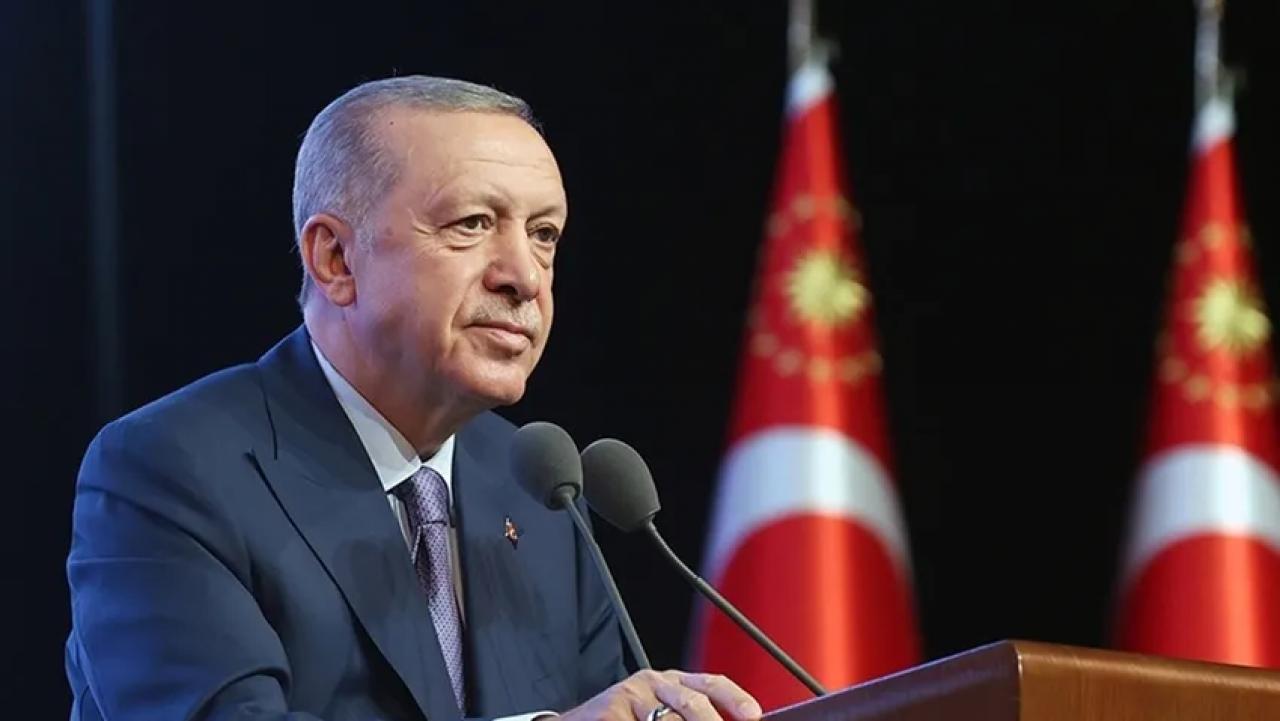 Cumhurbaşkanı Erdoğan'dan "Anneler Günü" mesajı : Annelerimiz en değerli hazinemizdir