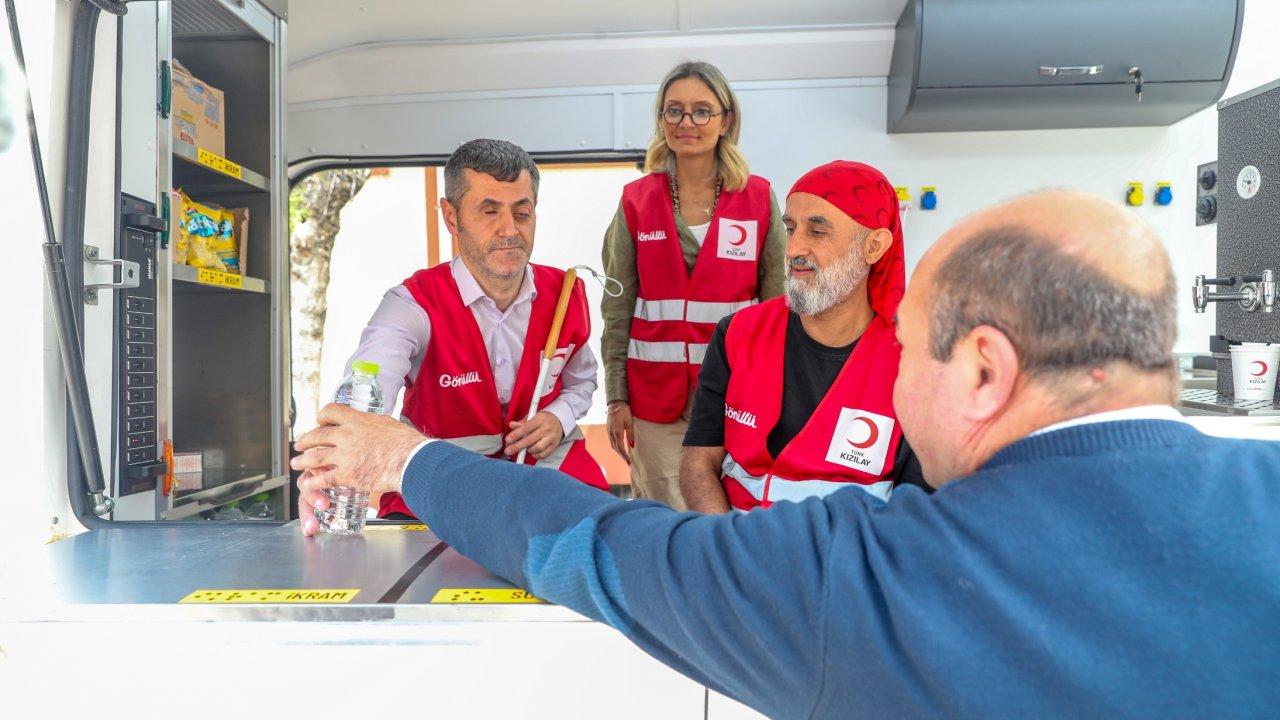 Kızılay'dan engellilere yardım faaliyeti: Engelsiz İkram Aracı’nda engelli gönüllüler sahada yerini alıyor