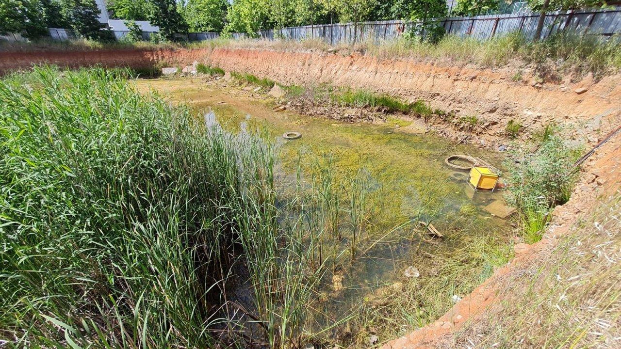 Sancaktepe'deki inşaat temelinde biriken su, gündeme gelmesinin ardından tahliye edildi