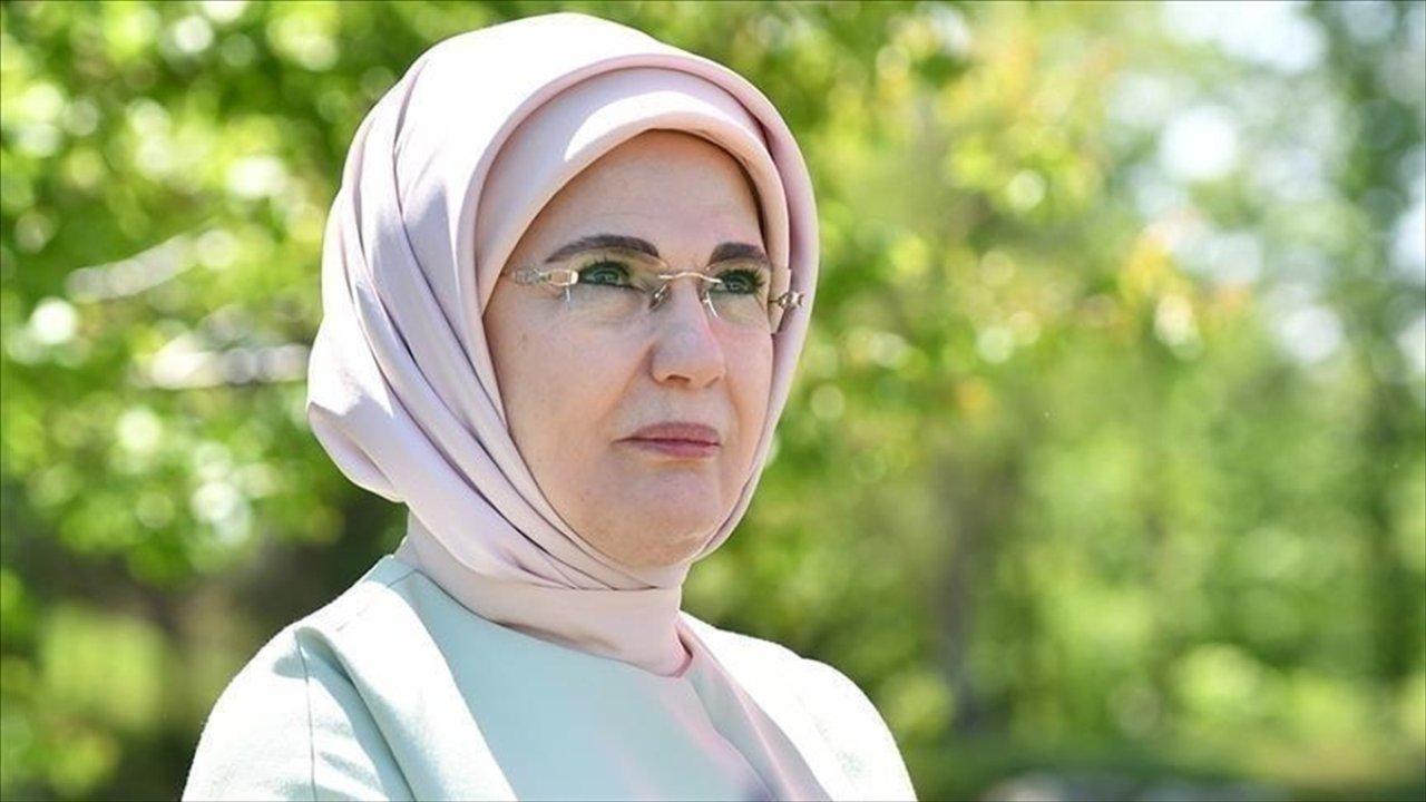 Emine Erdoğan, YKS'ye girecek öğrencilere başarılar diledi