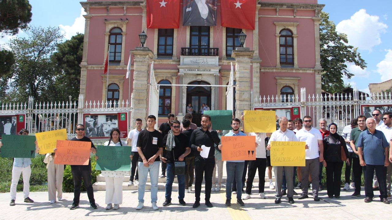 Trakya Üniversitesi öğrencileri toplu taşımadaki zammı protesto etti