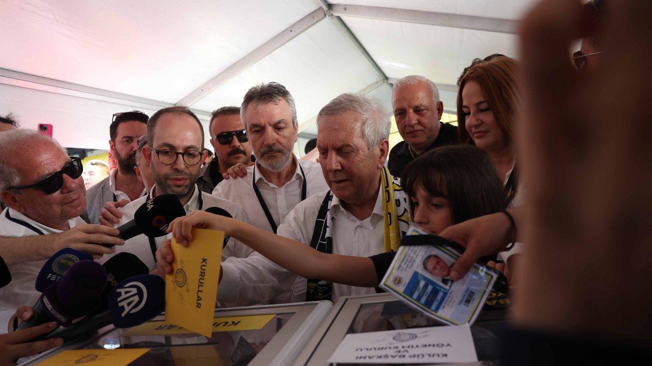 Fenerbahçe başkan adayı Aziz Yıldırım oyunu kullandı