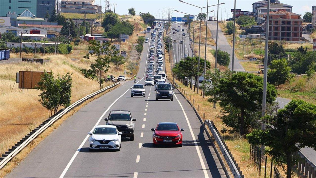 İstanbul-Tekirdağ kara yolunda bayram yoğunluğu