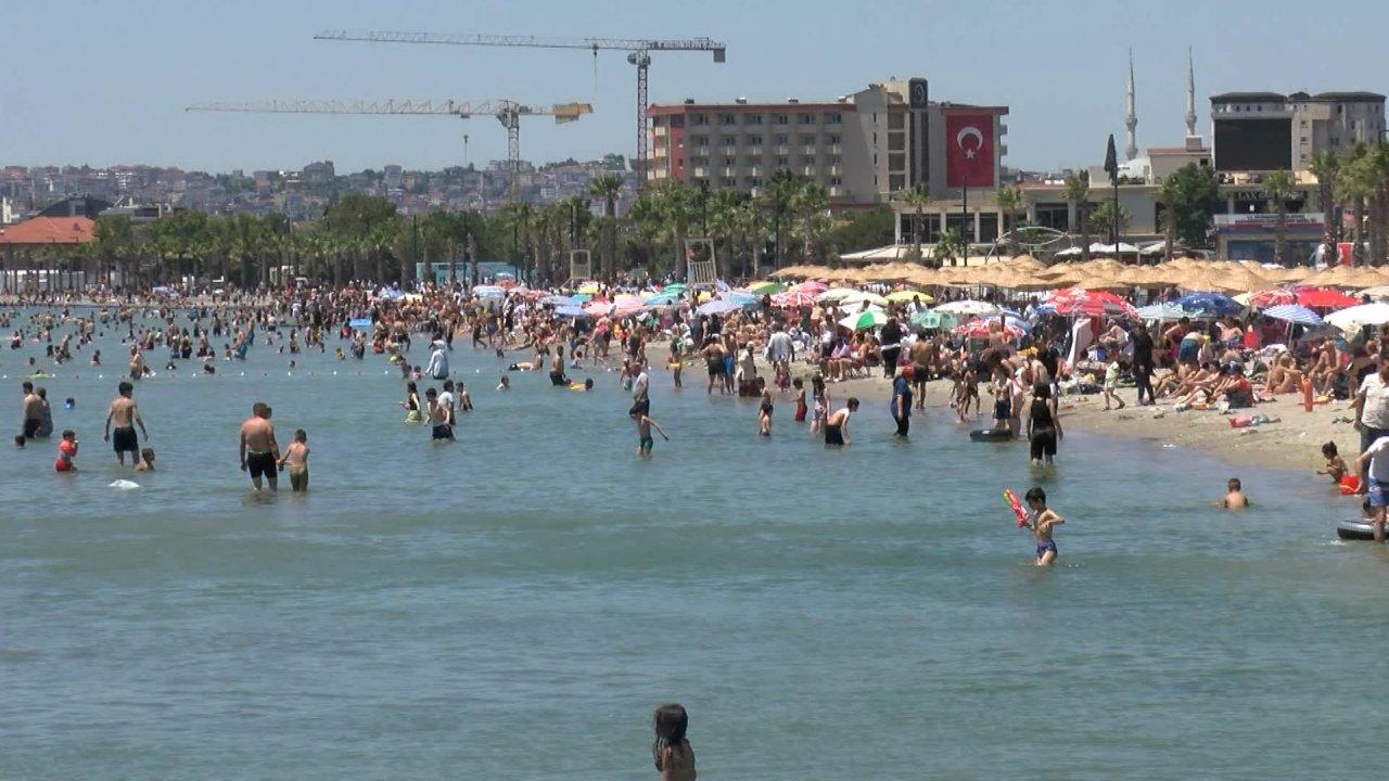 Büyükçekmece ve Menekşe Plajı'nda bayram yoğunluğu