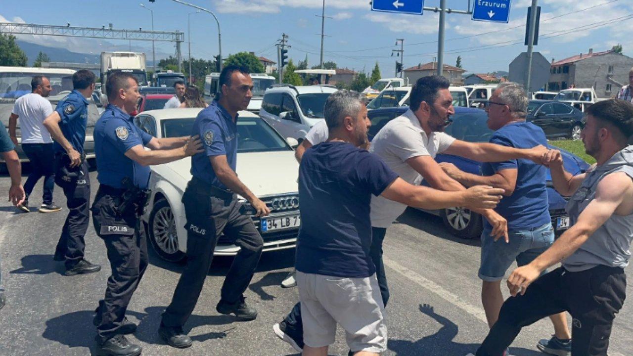 Tokat'ta yumruklu 'yol verme' tartışması: Polis ekipleri kavgayı güçlükle ayırdı