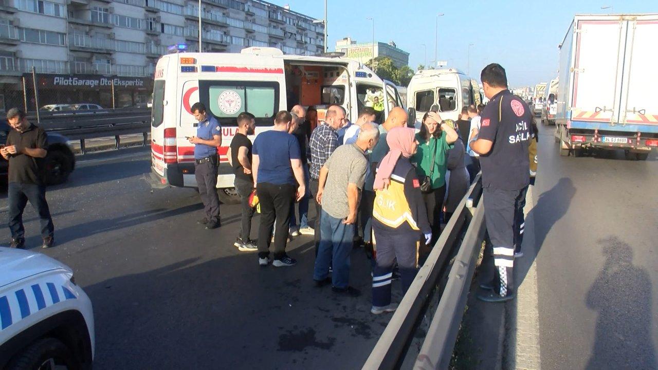 Küçükçekmece'de yol tartışması zincirleme kazaya neden oldu