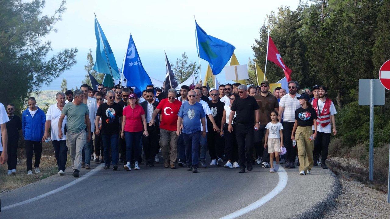 Ümit Özdağ Anafartalar Zaferi'nin yıl dönümünde Zafer Yürüyüşü'ne katıldı