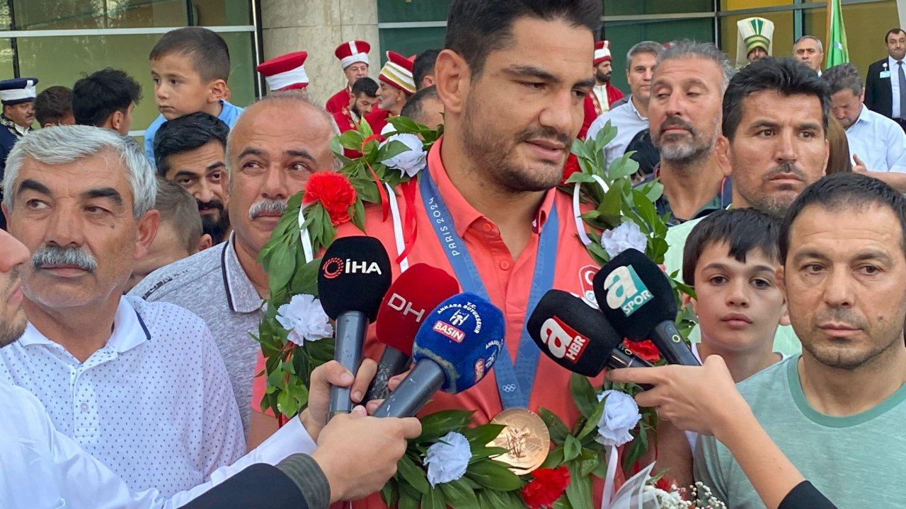 Taha Akgül yurda döndü: "Altını hakem kararlarıyla kaybettim"