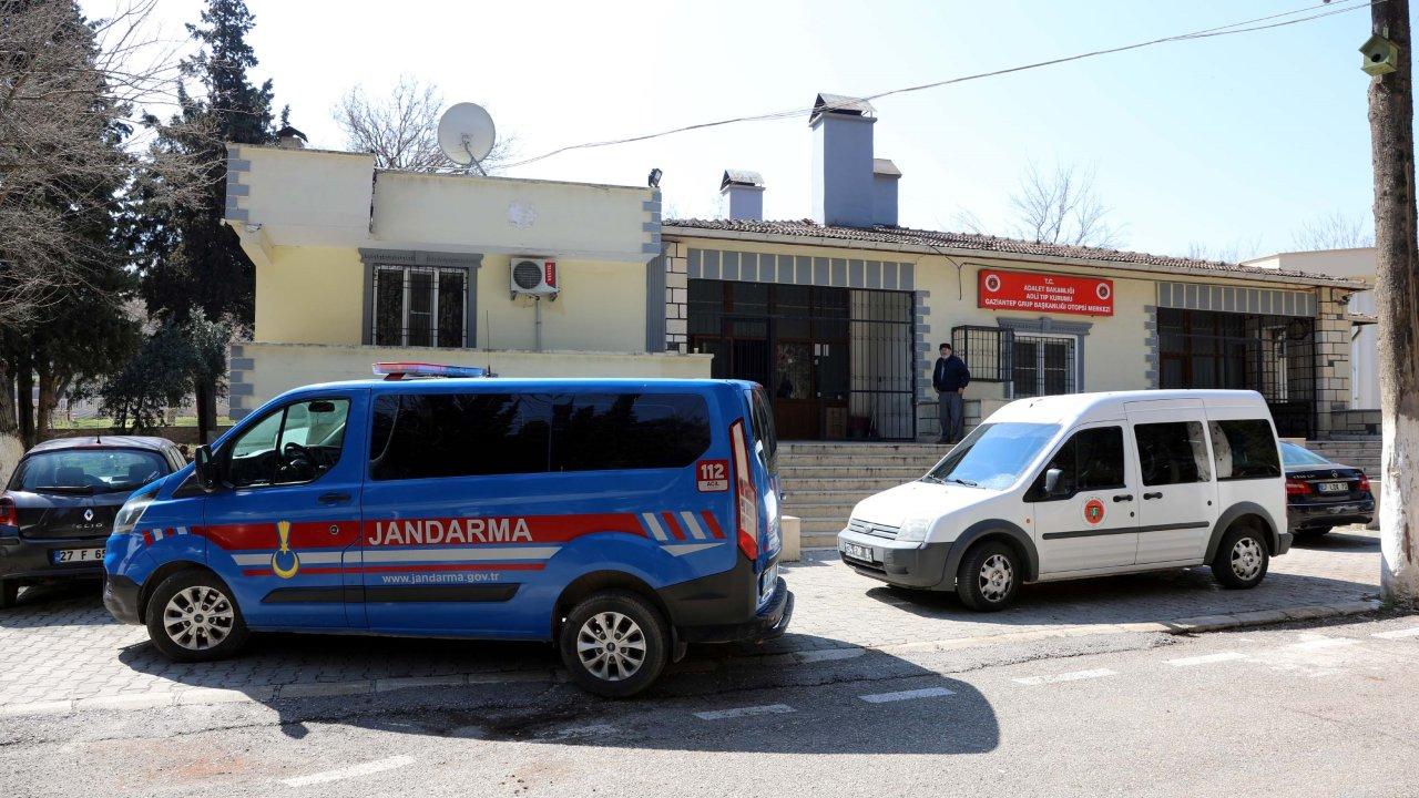 Tarlasına giden çiftçiyi, husumetlisi av tüfeğiyle öldürdü