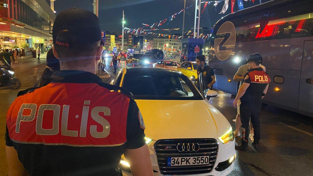 Beyoğlu'nda helikopter destekli 'Huzur İstanbul' denetimi