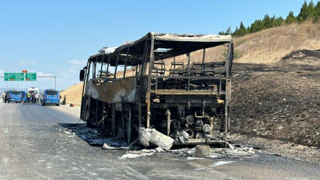 Yolcu otobüsü seyir halindeyken cayır cayır yanarak kül oldu