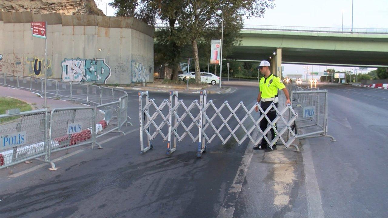 Zafer Bayramı provaları nedeniyle İstanbul'da bazı yollar araç trafiğine kapatıldı