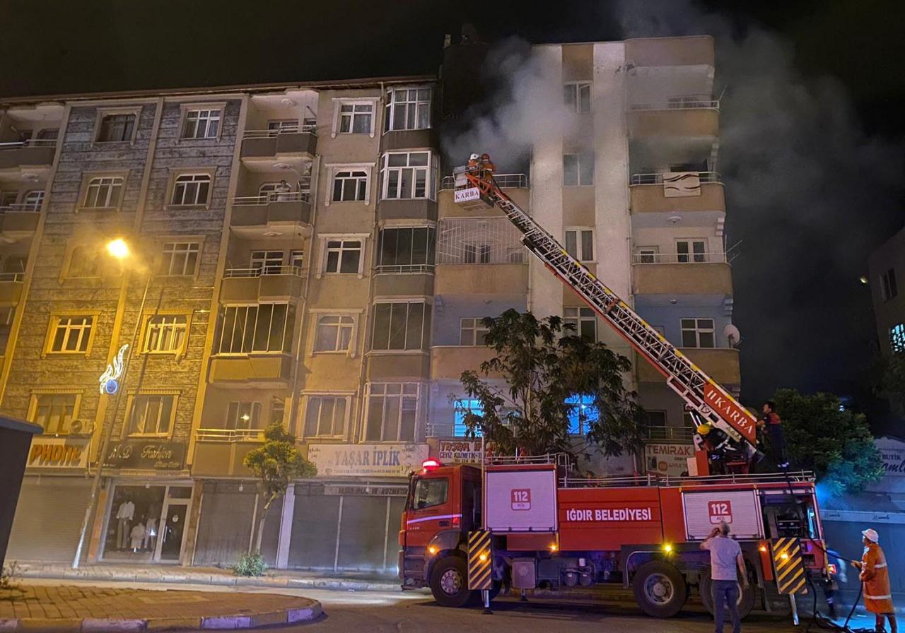 Iğdır'da çıkan yangın korkuttu: kiracı, evi ateşe verdi iddiası