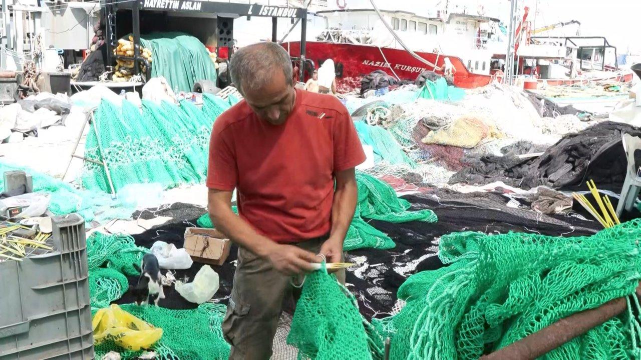 İstanbul'da balıkçılar av sezonundaki son hazırlıklarına devam ediyor