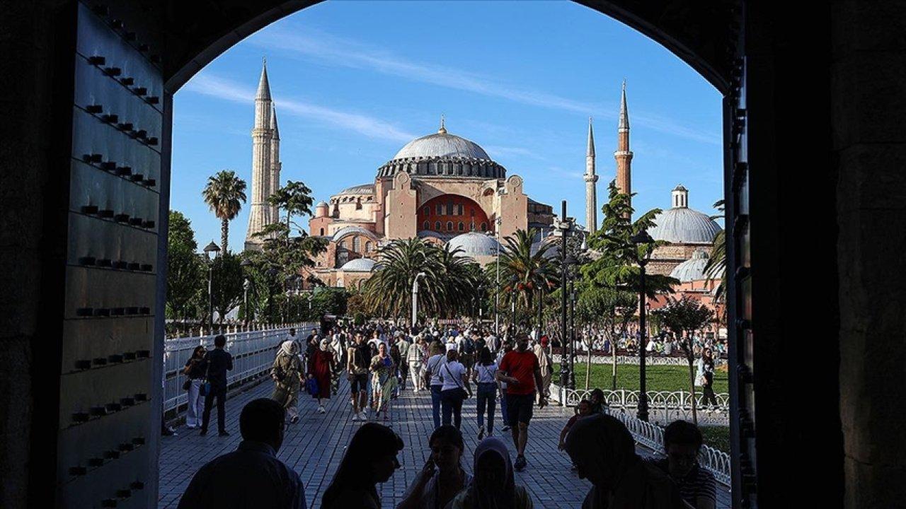 İstanbul, 7 ayda 10 milyondan fazla turist ağırladı