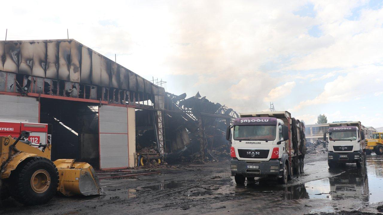 Kayseri'de keçe fabrikasında yangın: Saatler sonra kontrol altına alındı